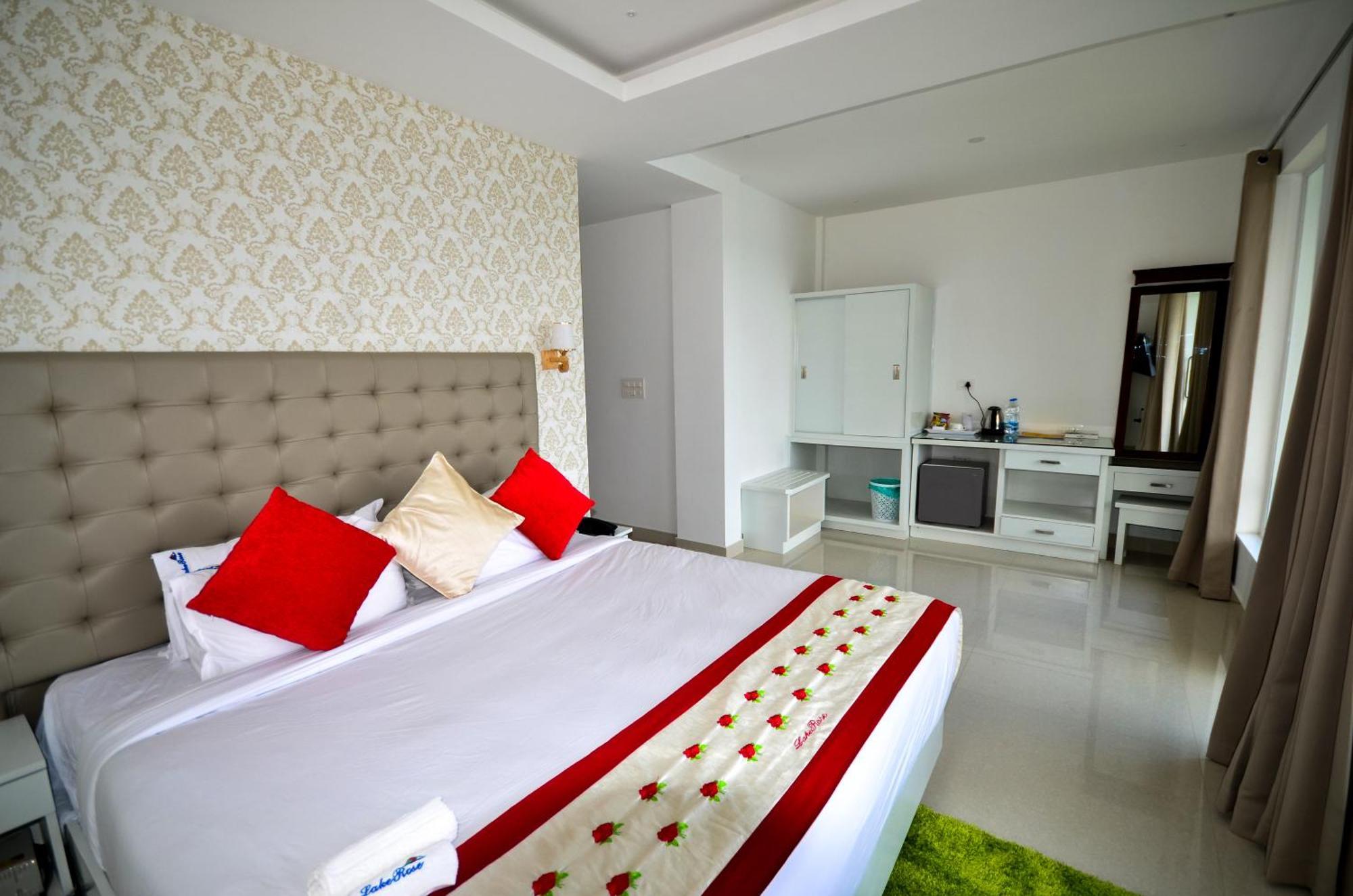 LakeRose Wayanad Resort Ambalavayal Bagian luar foto